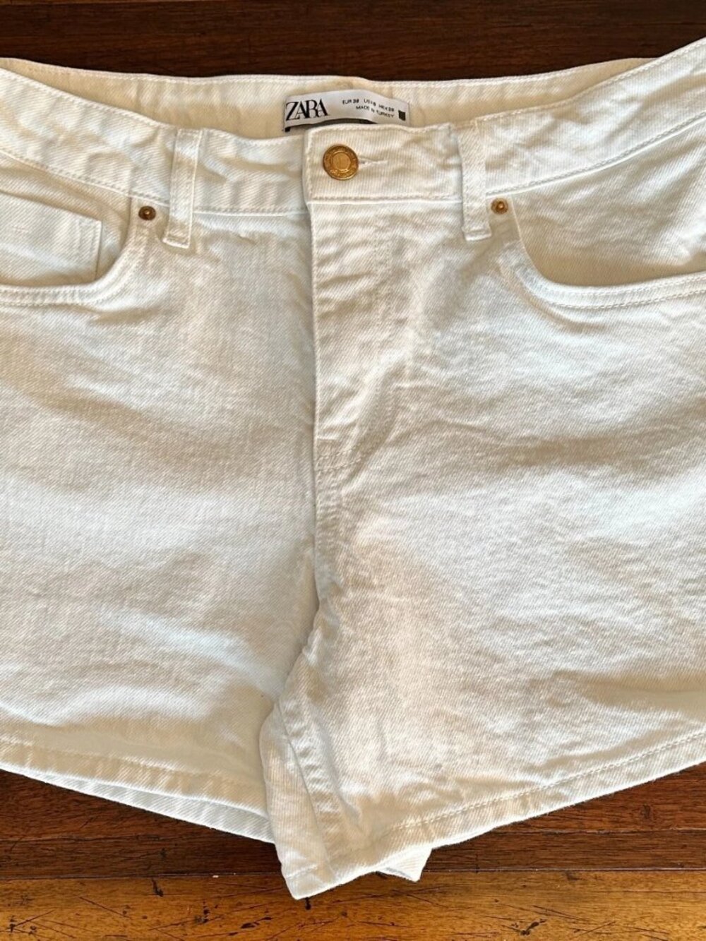 Zara Women's White Denim Shorts Size 6 Mid-Rise Modern Casual